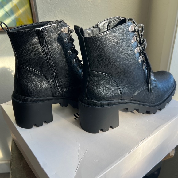 JustFab Averie Lace-up Ankle Boot - Picture 5 of 9